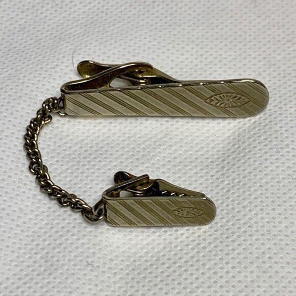 VINTAGE Unique Tie Clip In Good Condition - Picture 1 of 3